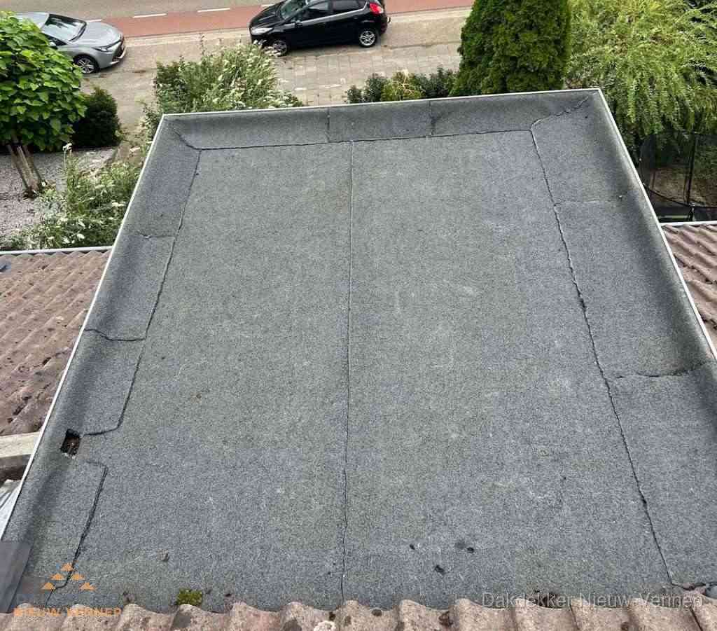 Dakbedekking schuur met bitumen in Nieuw-Vennep Dakbedekking schuur met bitumen in Nieuw-Vennep